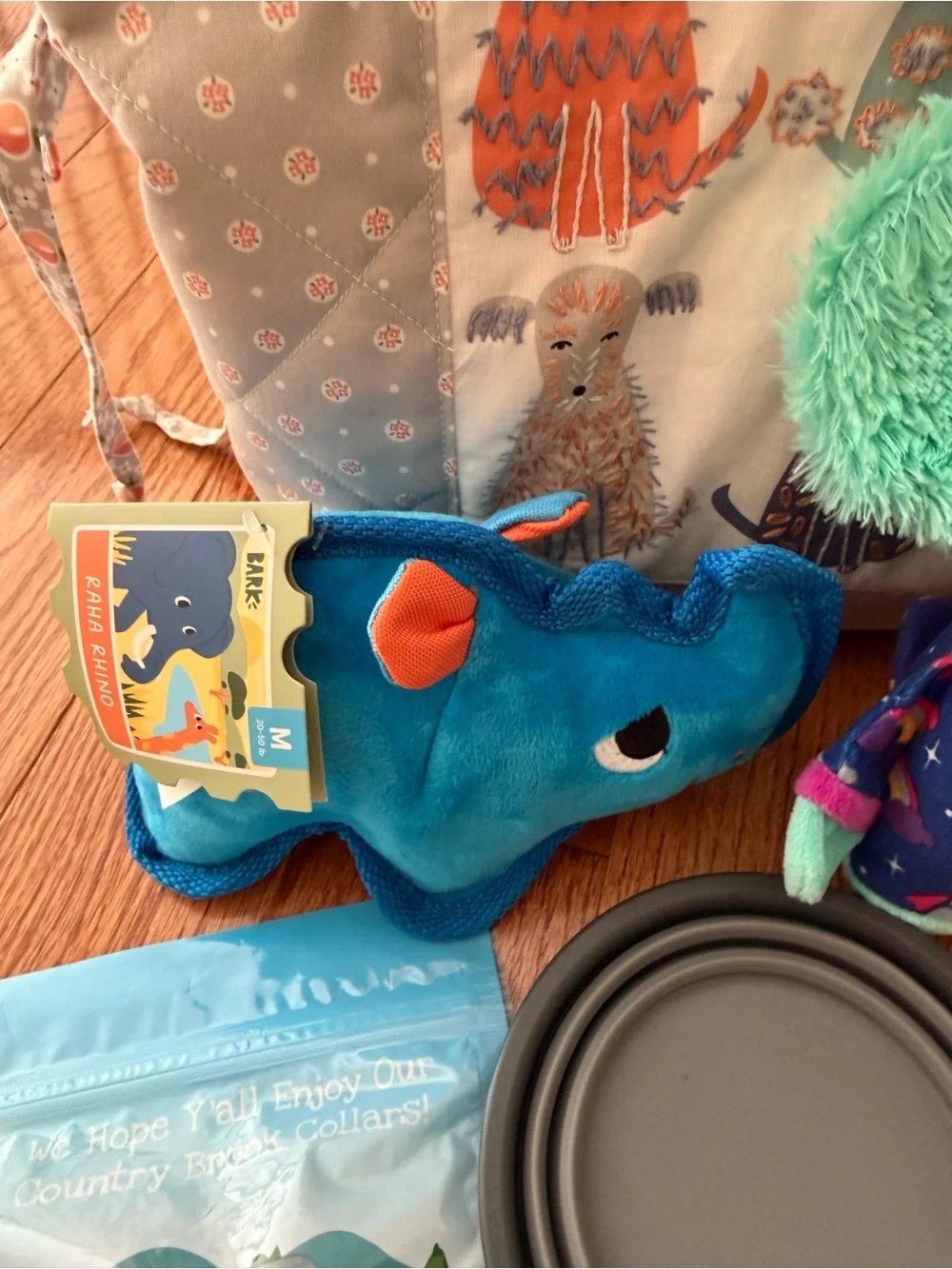 NWT Dog Kit in a Bag (look inside the bag)